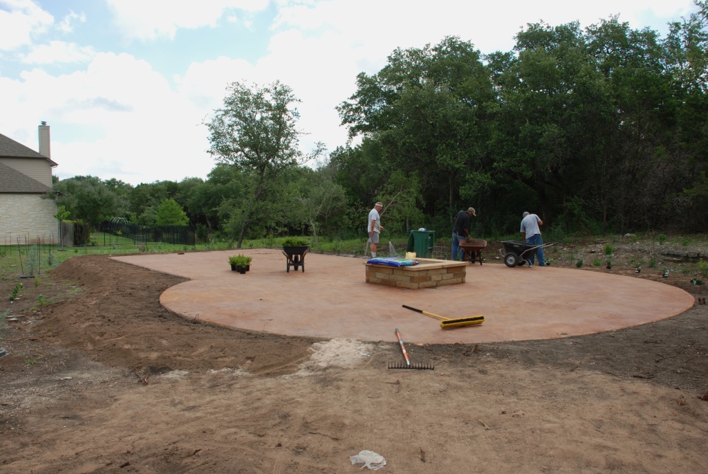 2010/06(June)/More firepit work/1024x768_2010-06-13-88 Firepit Construction.jpg